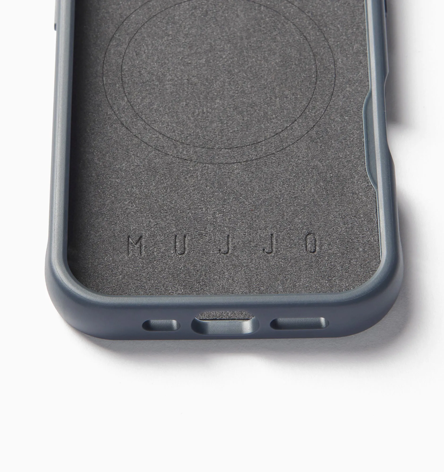 Mujjo Shield Case - iPhone 16 Pro