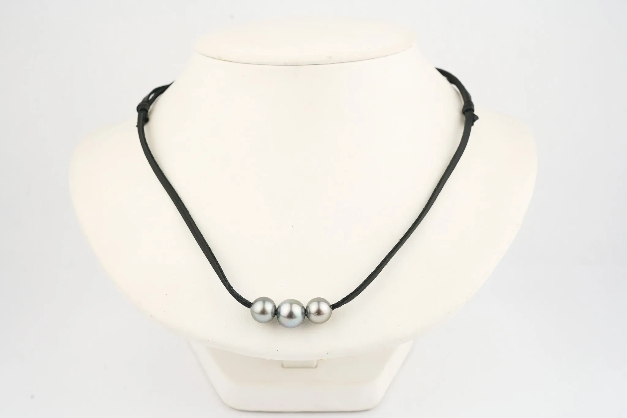 Triple 9mm-10mm Light Silvery Eimeo Mana Necklace